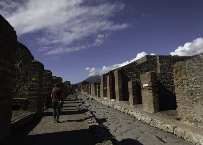 Pompeji ierobežo tūristu pieplūdumu, samazinot maksimālo apmeklētāju skaitu