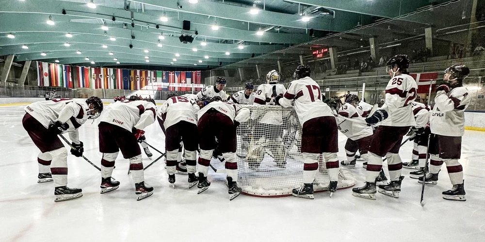 Latvijas U-20 hokeja izlase.