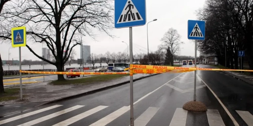 No plkst. 17.00 līdz plkst. 24.00 būs slēgta transportlīdzekļu satiksme 11. novembra krastmalas posmā no Vanšu tilta līdz Akmens tiltam.