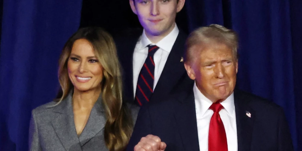 Бэррон с родителями после того, как стало известно, что Дональд Трамп во второй раз победил на выборах. 