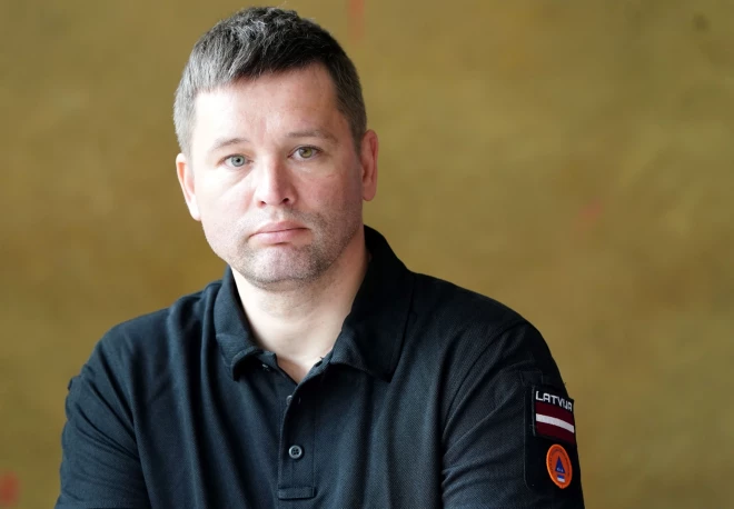 Rīgas Civilās aizsardzības un operatīvās informācijas pārvaldes vadītājs Gints Reinsons: “Mums nav normatīvo aktu, kas noteiktu, cik ilgi pašai valstij, uzņēmumiem un pašvaldībām jābūt pašpietiekamiem.”