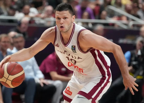Latvijas basketbola izlases viens no līderiem Rihards Lomažs.