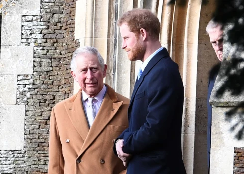 Karalis Čārzls un princis Harijs.