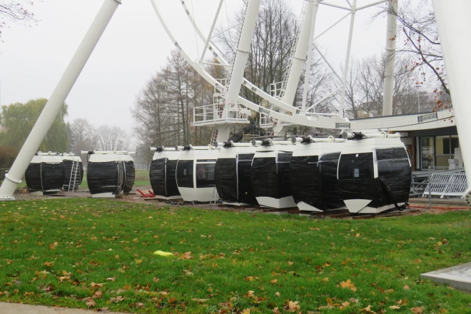 Кабины будут оснащены кондиционерами и обогревателями, а колесо будет работать даже при температуре до -20 градусов мороза и +40 градусов жары.