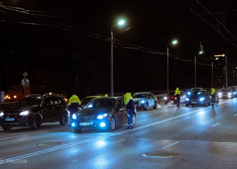 Valsts policijas pārbaude Rīgā (foto: Valsts policija)