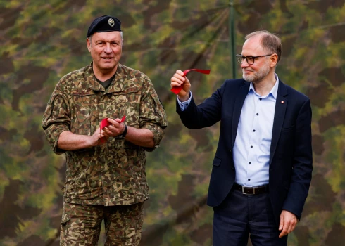 Aizsardzības ministrs Andris Sprūds un Nacionālo bruņoto spēku komandieris ģenerālleitnants Leonīds Kalniņš apmeklē Sēlijas militāro poligonu.