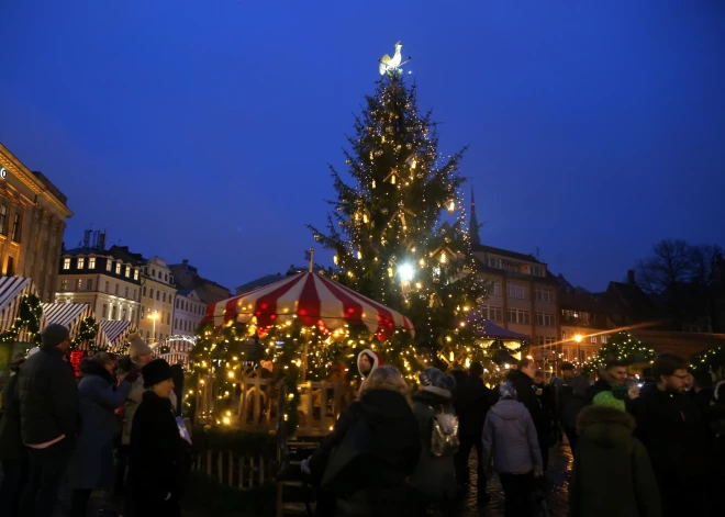 18 darbdienas un daudz svētku: Latvija gatavojas garajām brīvdienām decembrī