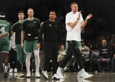 Porziņģa "Celtics" NBA mačā izcīna uzvaru pār "Nets"