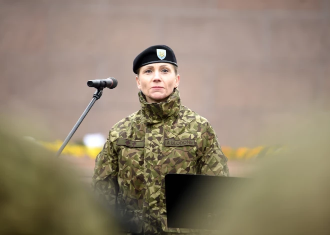 Что в преддверии 18 ноября говорит Антонина Бледоне - первая женщина в истории Латвии, которая будет командовать парадом