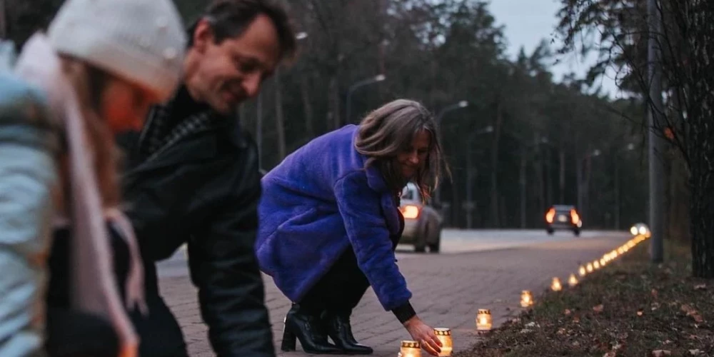 Традиция зажигать свечи вдоль главных улиц города появилась в Юрмале более 20 лет назад.