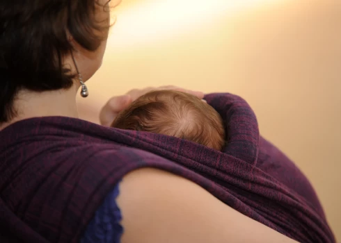 Par pieciem gadiem vecāku bērnu adopcija ir liels retums, jo adoptētāji grib nesen dzimušu bērnu.