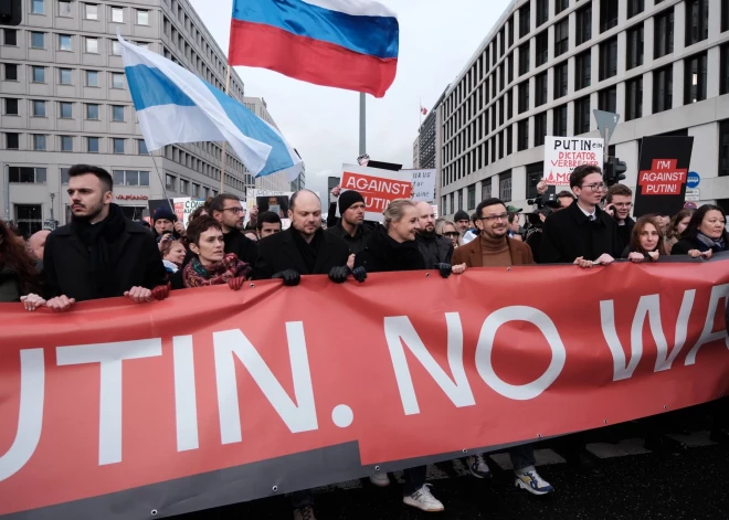 В Берлине проходит антивоенный митинг, организованный российской оппозицией