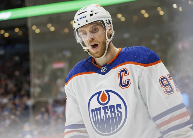 Edmontonas "Oilers" līderis Konors Makdeivids atzīts par NHL aizvadītās nedēļas labāko spēlētāju