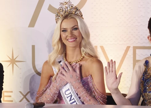 Mexico City, MEXICO  - Miss Denmark Victoria Kjær Theilvig is crowned during her participation in the 73rd Miss Universe Pageant Competition show at Mexico City Arena.

Pictured: Miss Denmark Victoria Kjær Theilvig

BACKGRID USA 16 NOVEMBER 2024 

BYLINE MUST READ: The Grosby Group / BACKGRID

USA: +1 310 798 9111 / usasales@backgrid.com

UK: +44 208 344 2007 / uksales@backgrid.com

*UK Clients - Pictures Containing Children
Please Pixelate Face Prior To Publication* 
Vida Press