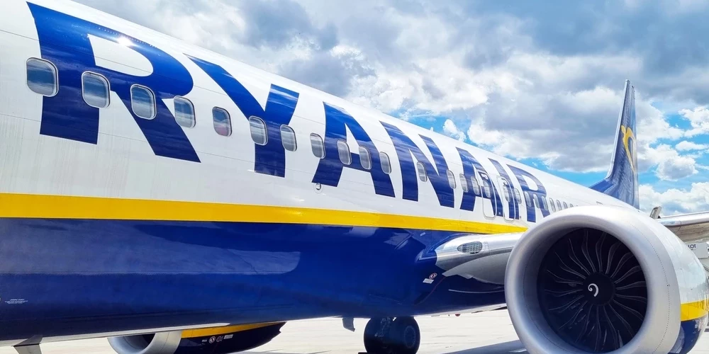 "Ryanair" brīdina Franciju par iespējamām sekām reģionālo lidostu pasažieriem.