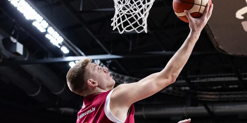 Kārlis Šiliņš Latvijas basketbola izlases treniņā.