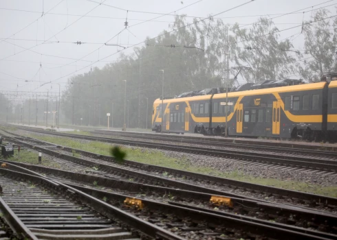 Elektrovilciens "Vivi" Torņkalna stacijā vētras laikā.