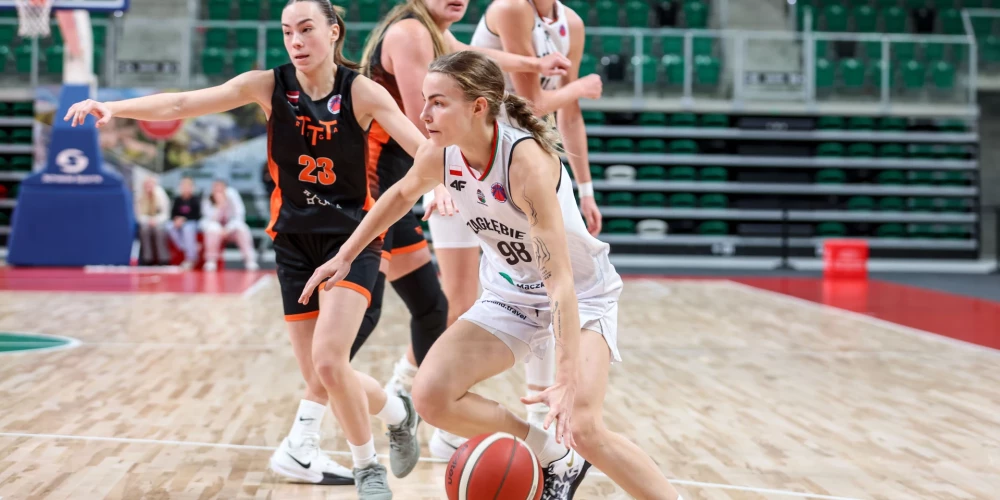 Latvijas sieviešu basketbola klubs "TTT Rīga" ceturtdien Polijā Starptautiskās Basketbola federācijas (FIBA) Eirokausa mačā ar rezultātu 56:81 (21:18, 15:25, 10:18, 10:20) zaudēja Sosnovecas "Zaglebie".