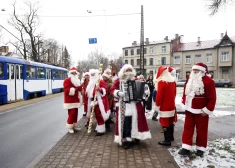 ФОТО: хо-хо-хо! В Риге прошел Второй слет Санта-Клаусов из стран Балтии