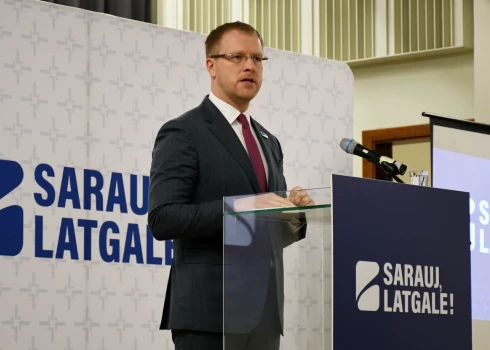 Andrejs Elksniņš partijas "Sarauj, Latgale!" dibināšanas pasākumā Daugavpils universitātes telpās.