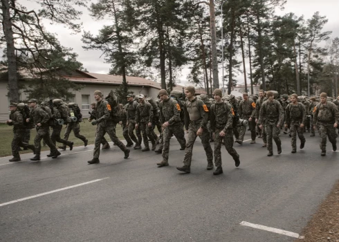 Kopumā tiks atlasīti 800 Latvijas pilsoņi – vīrieši primāri vecumā no 18 līdz 19 gadiem.