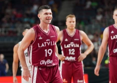 VIDEO: Riharda Lomaža un Latvijas izlases rīcība sajūsmina basketbola līdzjutējus visā pasaulē