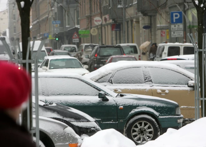 "Nekas cits kā tautas slaukšana tas nav!" – sabiedrība asi kritizē izmaiņas OCTA likumā