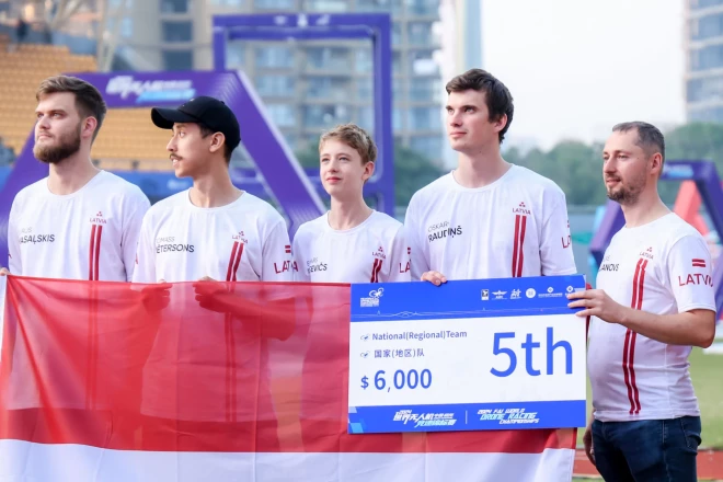 Latvijas izlases komandu pārstāvēja četri piloti – Tomass Pētersons, Elmārs Misevičs, Jurijs Masaļskis un Aleksandrs Jemeļjanovs – kā arī komandas menedžeris Oskars Raudiņš.