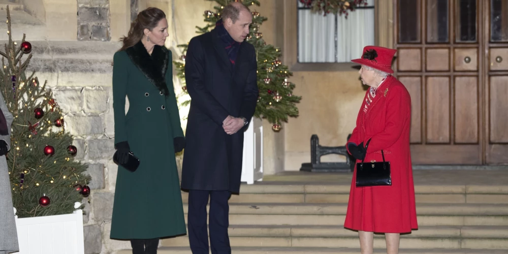 2020. gada 8. decembris Lielbritānijā. Keita Midltone ar vīru Viljamu un karalieni Elizabeti II.