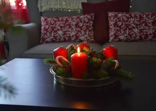 Iededzam pirmo svecīti! Sākas advente - Ziemassvētku gaidīšanas laiks