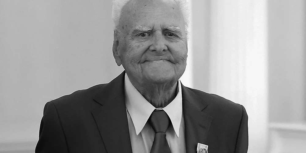 97 gadu vecumā mūžībā devies leģendārais aktieris Gunārs Placēns