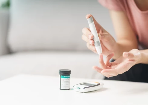 Diabēta un zarnu slimību pacientiem būs pieejami jauni valsts apmaksāti pakalpojumi.