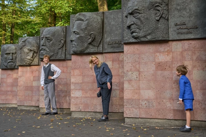 Režisore un raidījumu vadītāja Marta Selecka uzskata, ka Dziesmu un deju svētki ir viens no veidiem, kā mēs definējam savu piederību Latvijai.