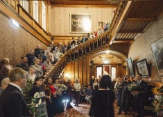 FOTO: atklāta Liepājas muzeja simtgadei veltīta izstāde "Liepājas sudrabs"