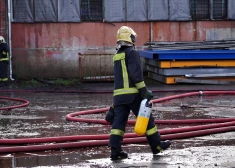 Aizdegušās eļļas dēļ no sabiedriskas ēkas Jūrmalā evakuējas 580 cilvēki. 