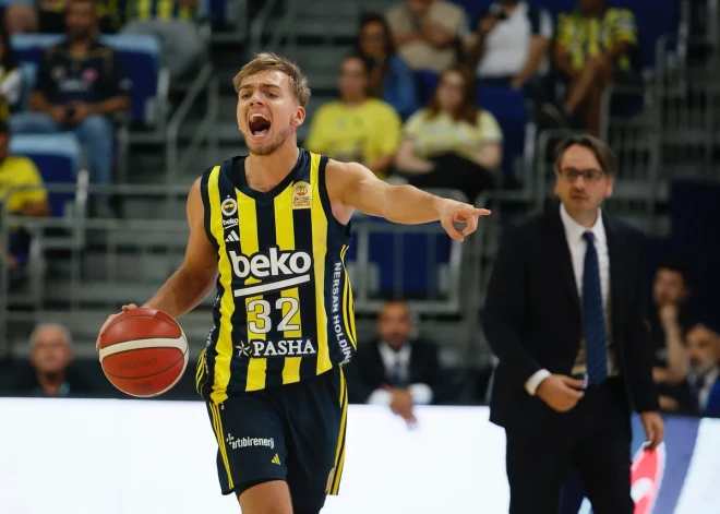 Artūra Žagara 13 punkti neglābj "Fenerbahce" no zaudējumā Eirolīgas spēlē pret "Baskonia"