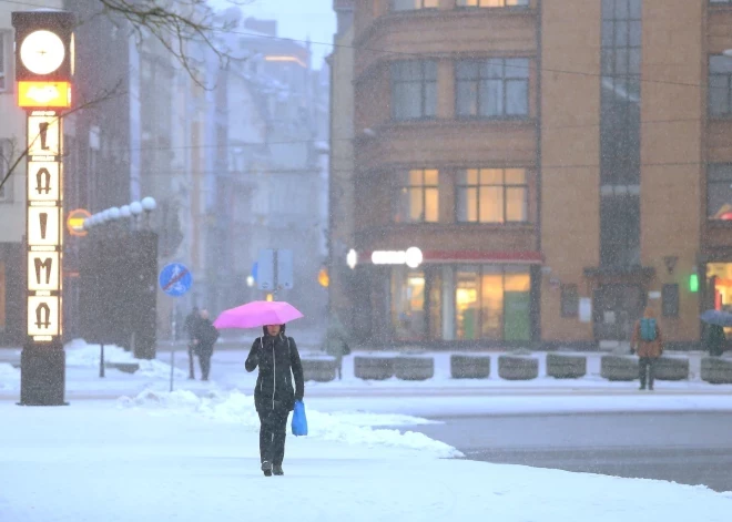 В Риге в четверг ожидается облачная погода с небольшим снегом