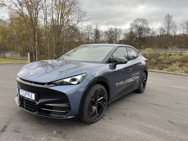 "Cupra Tavascan".