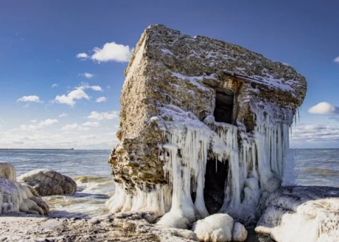 Kurzemē saglabājas apledojuši ceļi - valstī gaisa temperatūra svārstīsies ap nulles atzīmi