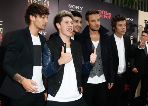 "One Direction" paziņoja par savu darbības pārtraukšanu 2016. gadā pēc tam, kad 2015. gada martā grupu pameta Zeins Maliks.