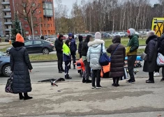 По словам очевидцев аварии, самокатчик жив, но сильно пострадал.