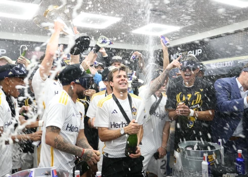 "LA Galaxy" spēlētāji līksmo