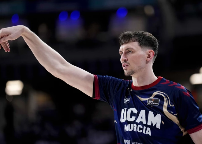 Rodions Kurucs ar septiņiem punktiem palīdz UCAM cīņā pret "Barcelona", bet komanda piedzīvo zaudējumu