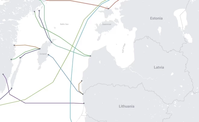 Латвия связана с остальным миром тремя морскими кабелями.