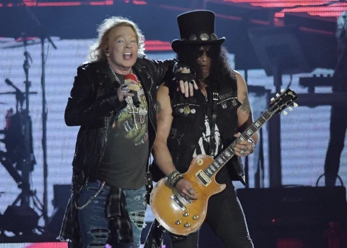 Rokgrupa "Guns N’ Roses" nākamgad uzstāsies Lietuvā. 