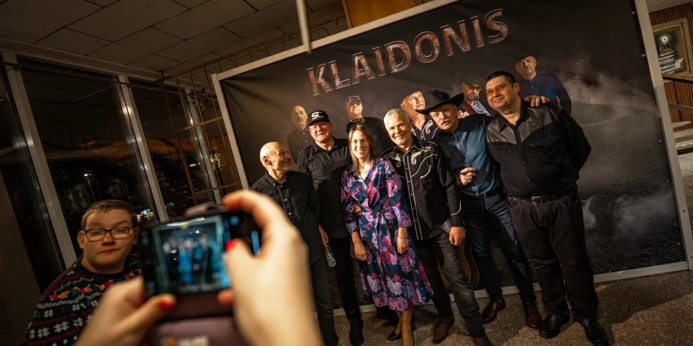 Kantrīmūzikas grupa “Klaidonis” atklāj savu divdesmit gadu jubilejas tūri.