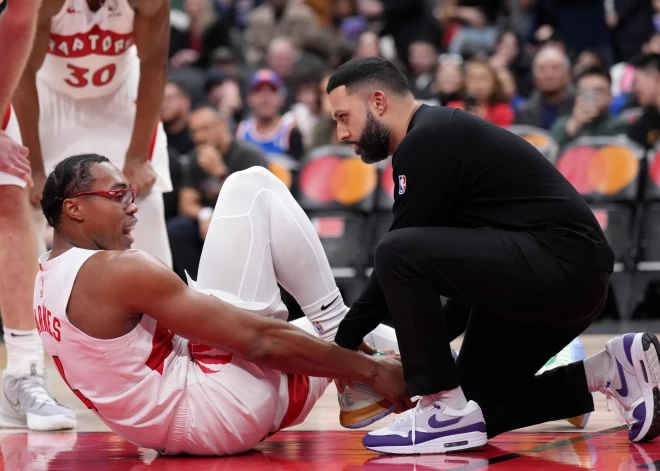 VIDEO: "Knicks" izcīna smagu uzvaru pār "Raptors"; Skotijs Bārnss pārbiedē daudzus ar savainojumu