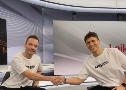 Reinis Sējāns un Jānis Šipkēvičs LTV ēterā.