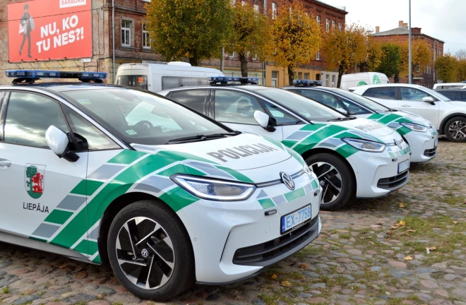 Šonedēļ skandālā tika ierauts kāds Liepājas pašvaldības policists, aizdomās par to, ka viņš narkotiku ietekmē vadījis dienesta auto (ilustratīvs attēls).