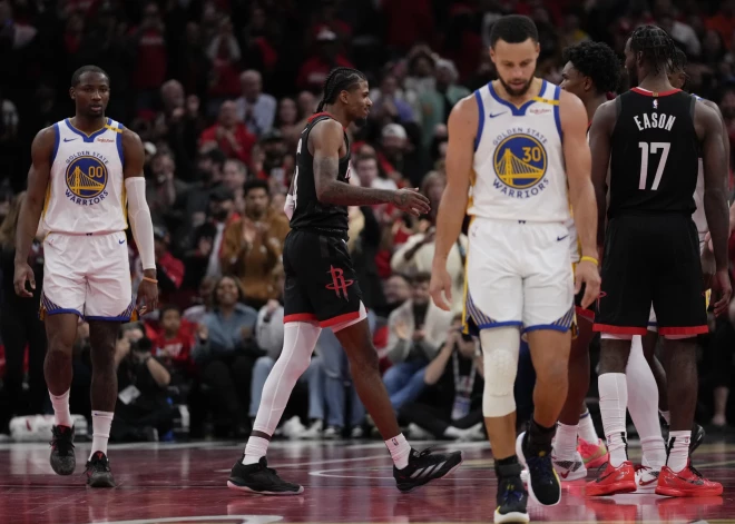 "Hawks" un "Rockets" pārspēj favorītus, iekļūstot NBA kausa pusfinālā